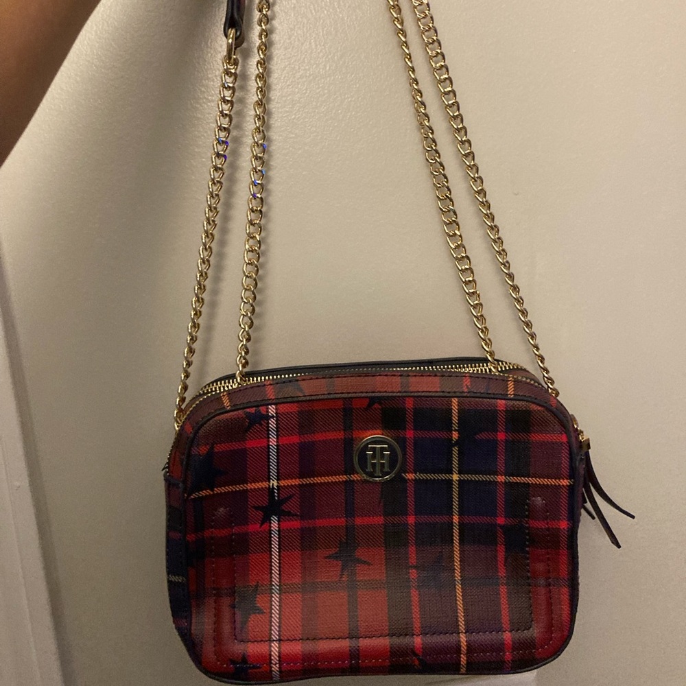 Gorgeous Tommy Hilfiger plaid bag w/ chain strap